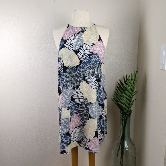 Get 2 dresses for the price of 1! Fab'rik Printed Halter Keyhole Dresses L. - Picture 8 of 15